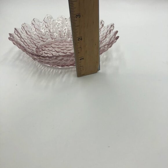 Pink Shell Shaped Appetizer Snack Bowls Set of 7 Scallop Edges 1 Big 6 Small - Picture 11 of 16